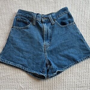 Levi’s High Waisted Mom shorts Blue Denim